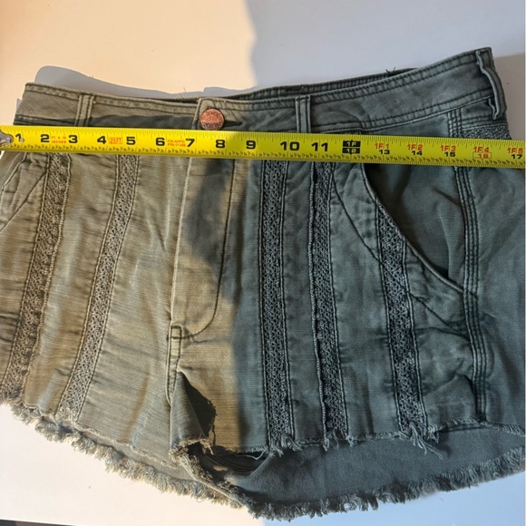 Free People Green Great Expectations Button Fly Cut Off Jean Shorts Women's - Picture 14 of 16